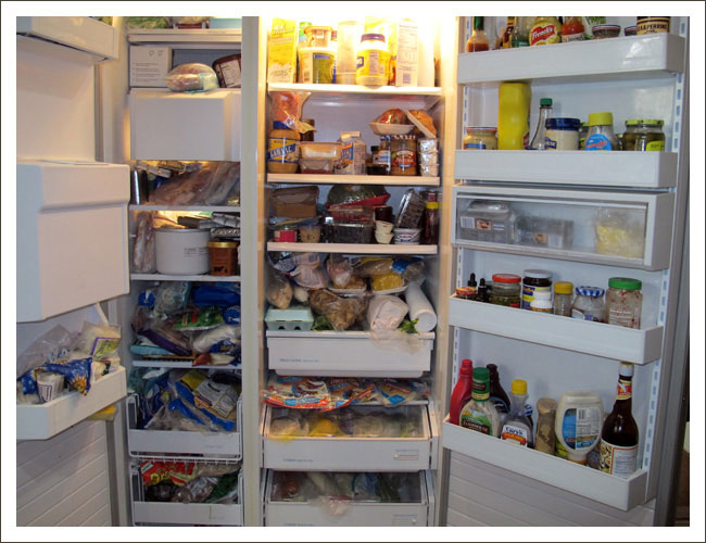 Tủ lạnh chứa nhiều thực phẩm